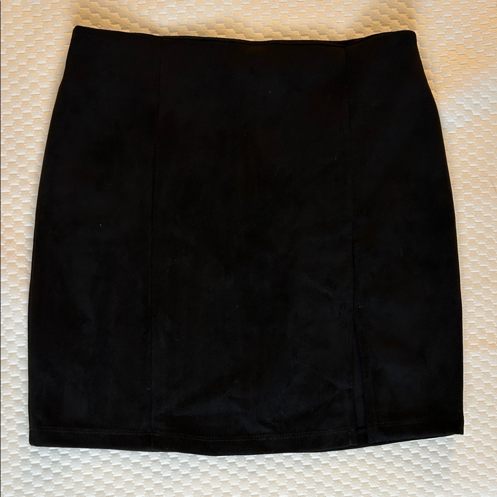 Windsor Classic Black Pencil Skirt